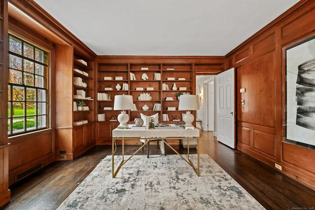 276 Greenley Road, New Canaan, CT 06840