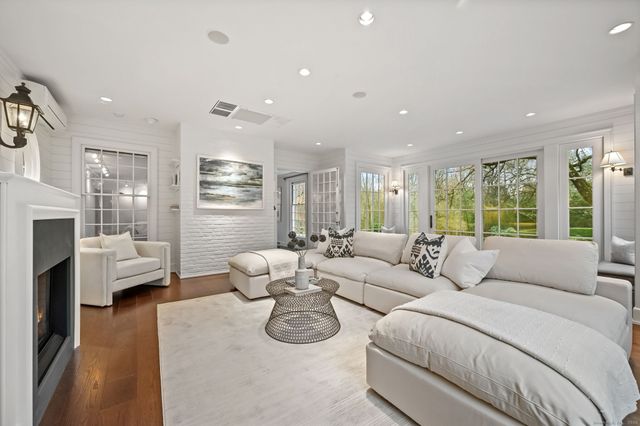 276 Greenley Road, New Canaan, CT 06840