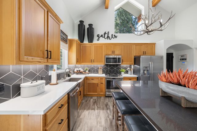 39928 Yellow Lupin Lane, Shaver Lake, CA 93664