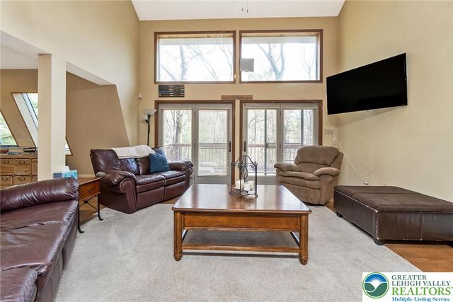 560 Forest Drive, Lower Towamensing Tp, PA 18071