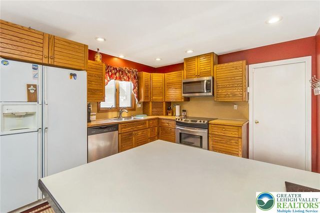 560 Forest Drive, Lower Towamensing Tp, PA 18071