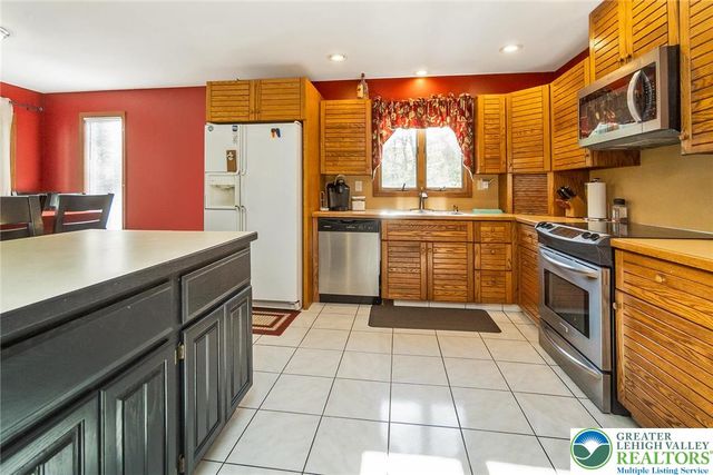 560 Forest Drive, Lower Towamensing Tp, PA 18071