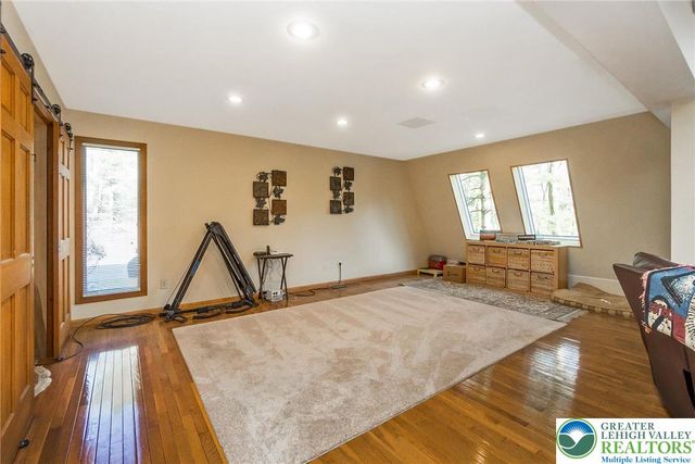 560 Forest Drive, Lower Towamensing Tp, PA 18071