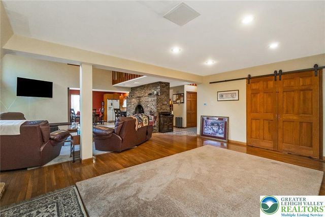 560 Forest Drive, Lower Towamensing Tp, PA 18071