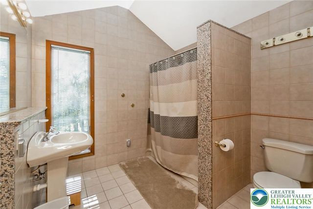 560 Forest Drive, Lower Towamensing Tp, PA 18071