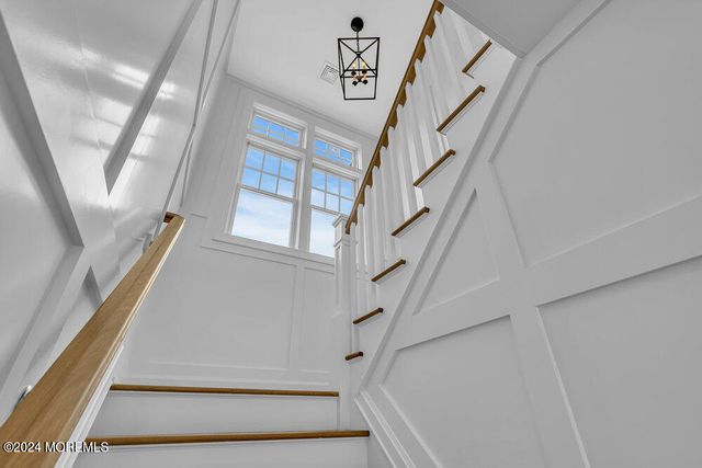 1581 Ocean Avenue, Mantoloking, NJ 08738