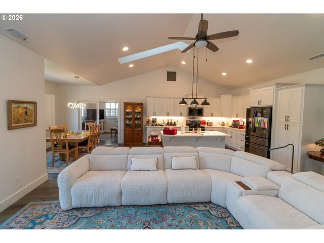 4260 CADDINGTON Ln, Florence, OR 97439