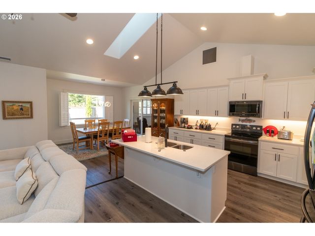 4260 CADDINGTON Ln, Florence, OR 97439