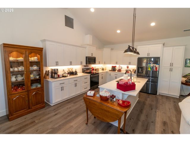 4260 CADDINGTON Ln, Florence, OR 97439