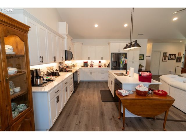 4260 CADDINGTON Ln, Florence, OR 97439