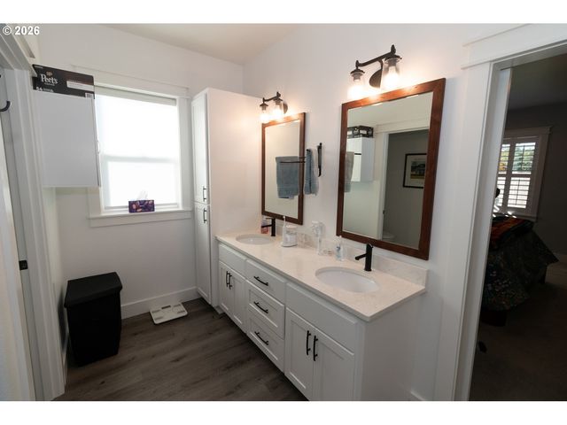 4260 CADDINGTON Ln, Florence, OR 97439