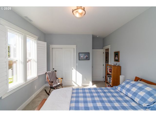 4260 CADDINGTON Ln, Florence, OR 97439