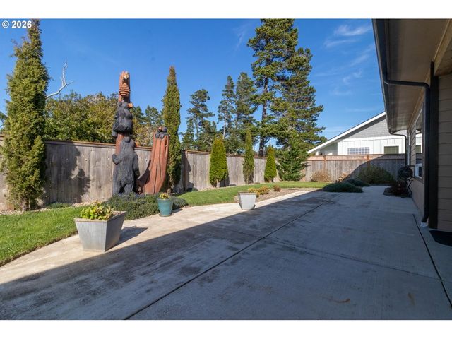 4260 CADDINGTON Ln, Florence, OR 97439