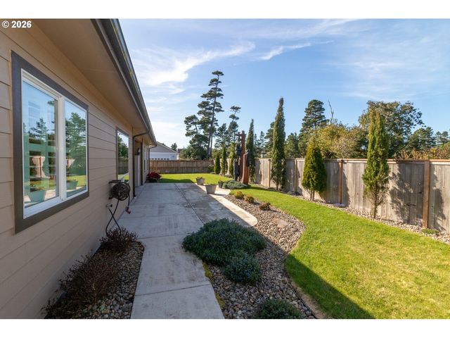 4260 CADDINGTON Ln, Florence, OR 97439