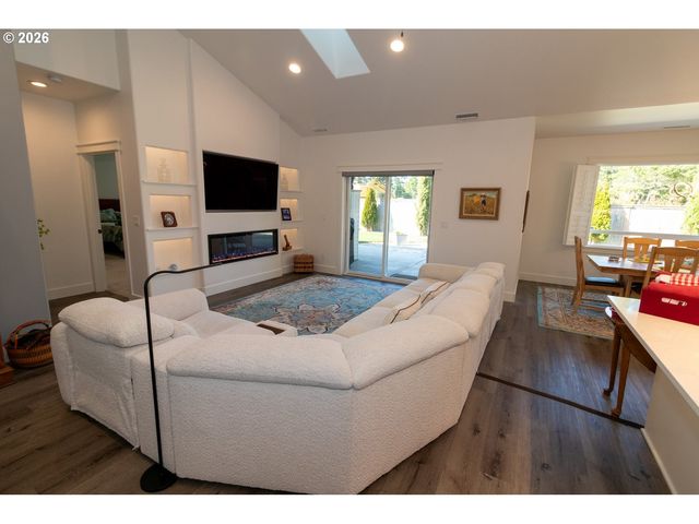 4260 CADDINGTON Ln, Florence, OR 97439