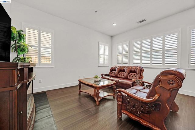 52 Redberry Loop, Brentwood, CA 94513