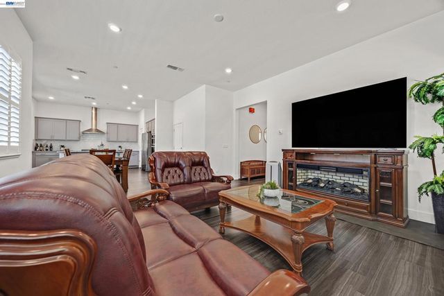 52 Redberry Loop, Brentwood, CA 94513