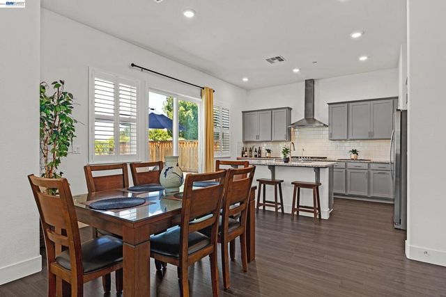 52 Redberry Loop, Brentwood, CA 94513