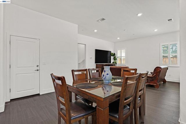 52 Redberry Loop, Brentwood, CA 94513