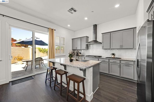 52 Redberry Loop, Brentwood, CA 94513