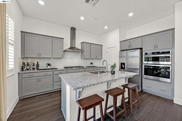 52 Redberry Loop, Brentwood, CA 94513