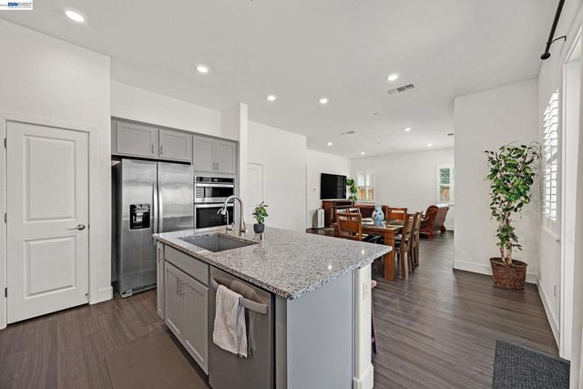 52 Redberry Loop, Brentwood, CA 94513