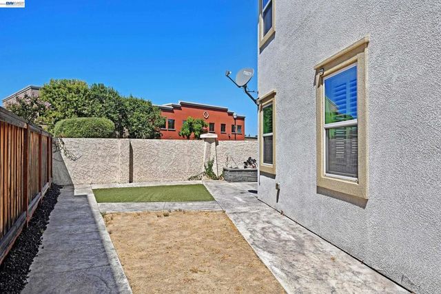 52 Redberry Loop, Brentwood, CA 94513