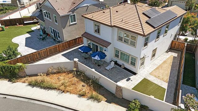52 Redberry Loop, Brentwood, CA 94513