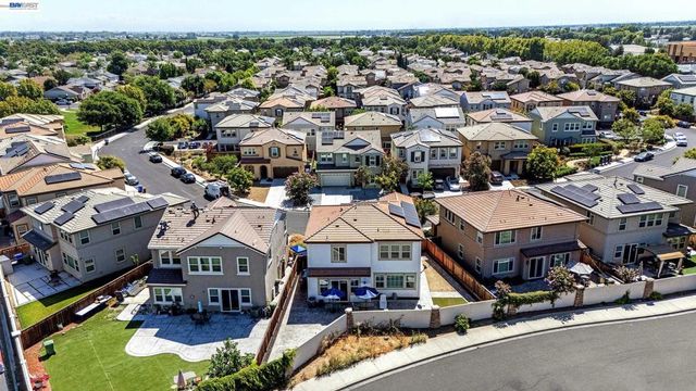 52 Redberry Loop, Brentwood, CA 94513