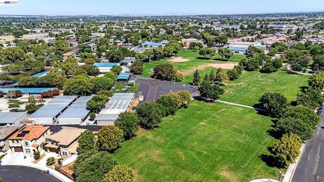 52 Redberry Loop, Brentwood, CA 94513