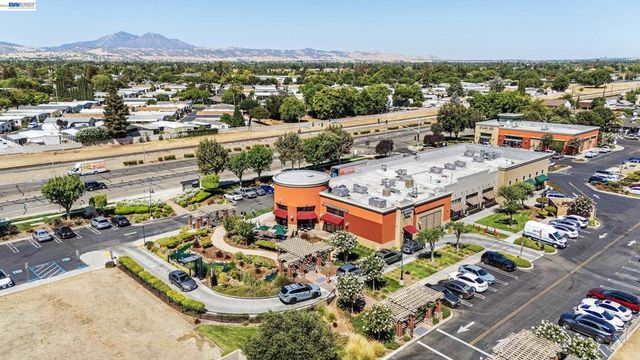 52 Redberry Loop, Brentwood, CA 94513