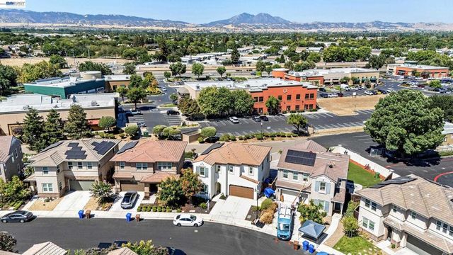 52 Redberry Loop, Brentwood, CA 94513
