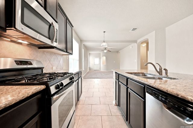 10220 COLONEL RDG, Schertz, TX 78154