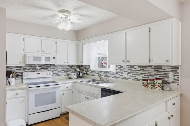 6353 Greenfield Drive, Spartanburg, SC 29303