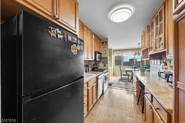 2000 Linwood Ave 9W, Fort Lee Boro, NJ 07024