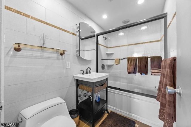 2000 Linwood Ave 9W, Fort Lee Boro, NJ 07024