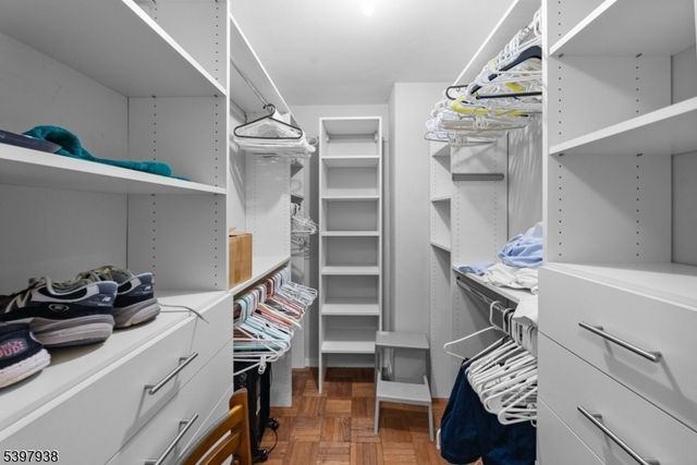 2000 Linwood Ave 9W, Fort Lee Boro, NJ 07024