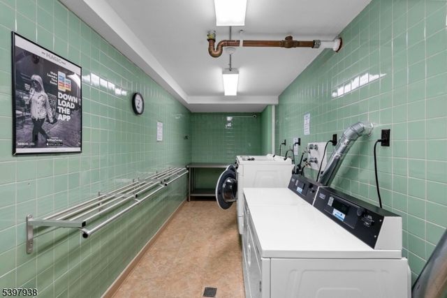 2000 Linwood Ave 9W, Fort Lee Boro, NJ 07024