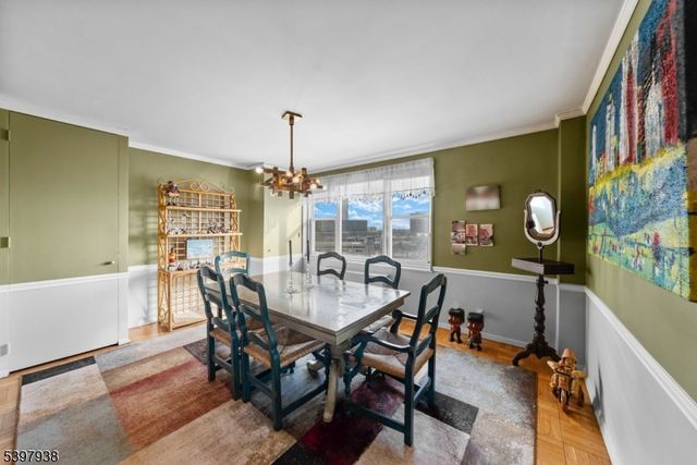 2000 Linwood Ave 9W, Fort Lee Boro, NJ 07024