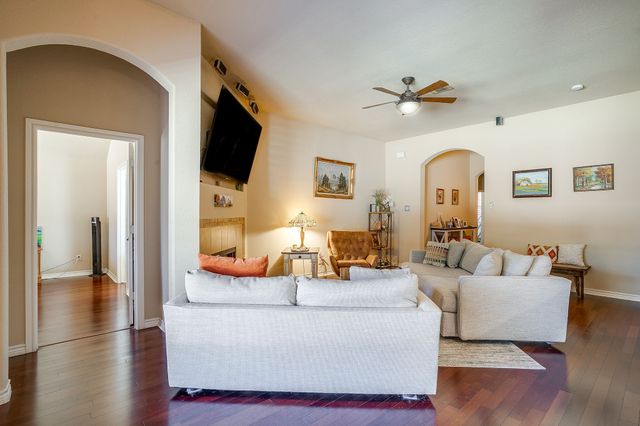 8605 Vista Royale Drive, Fort Worth, TX 76108