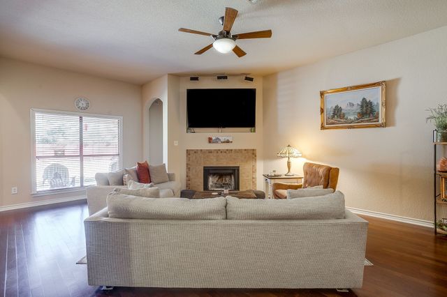 8605 Vista Royale Drive, Fort Worth, TX 76108