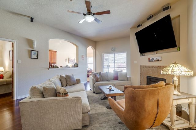 8605 Vista Royale Drive, Fort Worth, TX 76108