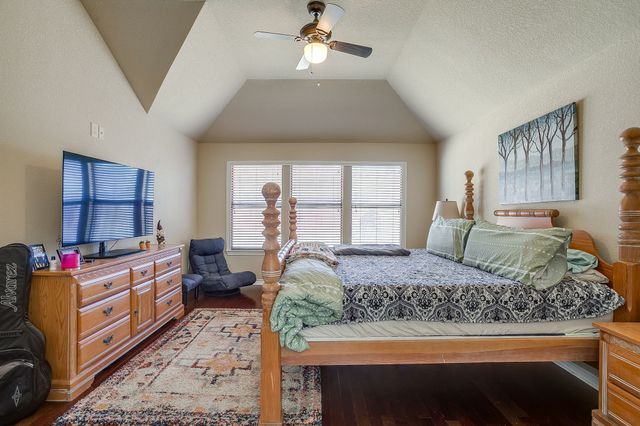 8605 Vista Royale Drive, Fort Worth, TX 76108