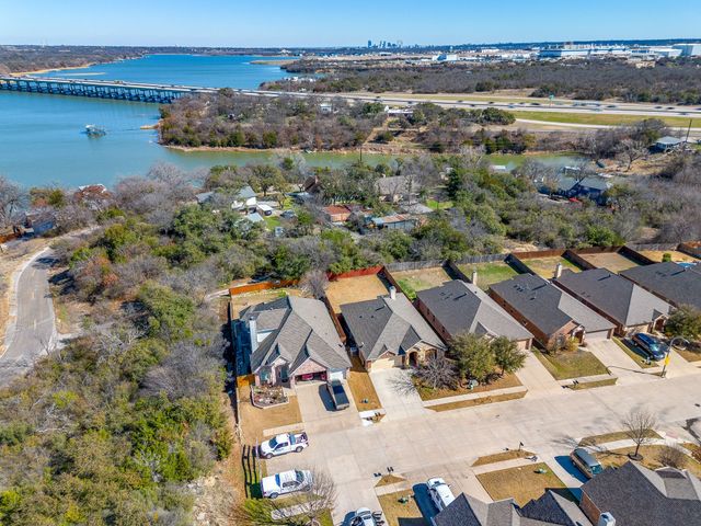 8605 Vista Royale Drive, Fort Worth, TX 76108