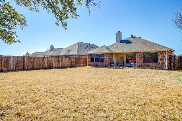 8605 Vista Royale Drive, Fort Worth, TX 76108