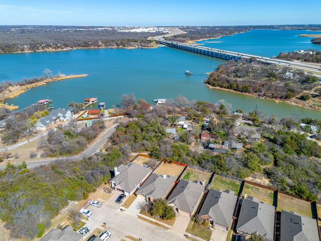 8605 Vista Royale Drive, Fort Worth, TX 76108