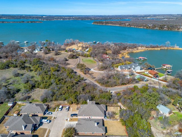 8605 Vista Royale Drive, Fort Worth, TX 76108