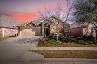 8605 Vista Royale Drive, Fort Worth, TX 76108