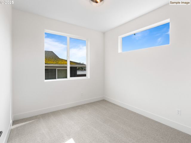 1660 Se UMATILLA St 3, Portland, OR 97202