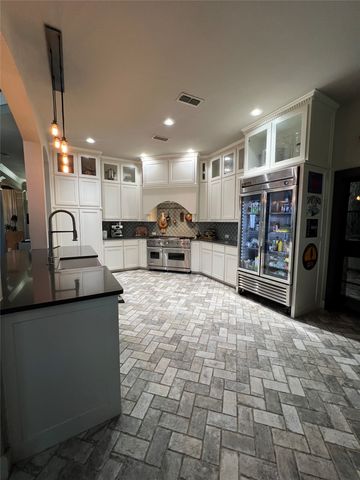 8513 Hudson Street, North Richland Hills, TX 76180